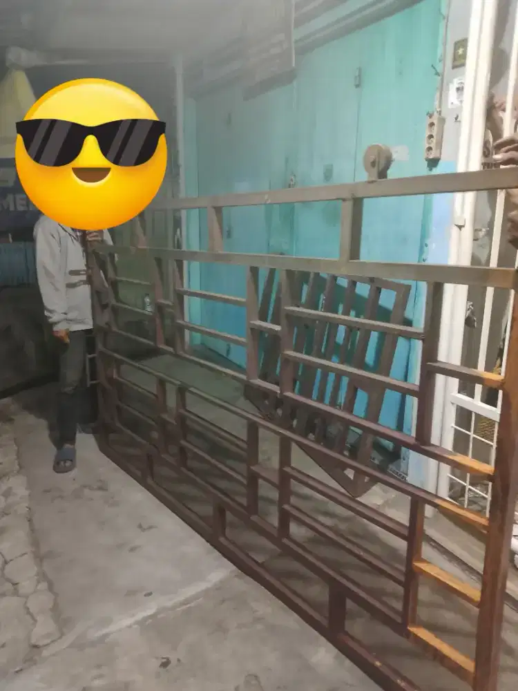 Pagar Rumah komplit 2 set. Besi Padat dan berat