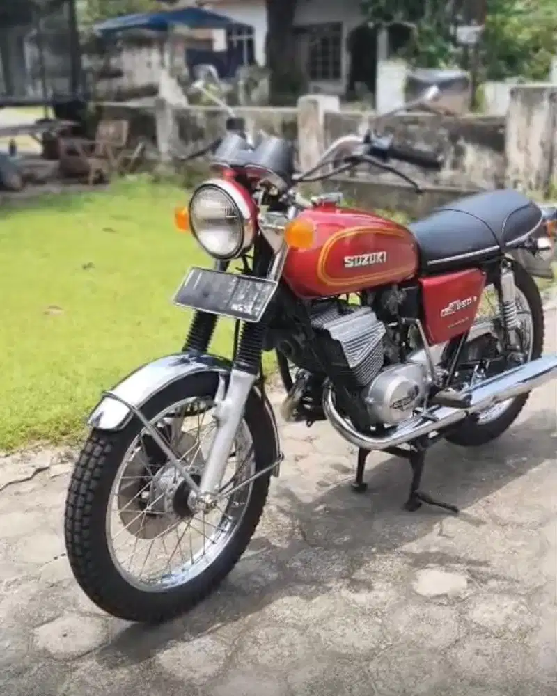 Suzuki GT250 full restorasi
