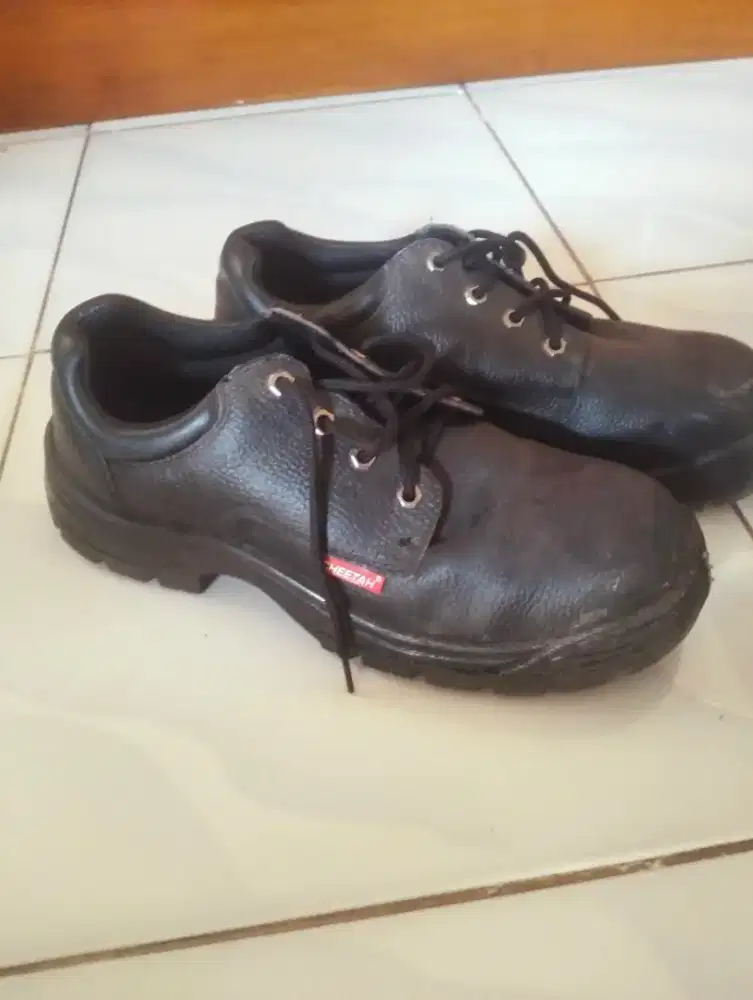 SEPATU SAFETY BEKAS MERK CHEETAH 3200H SIZE 46/11