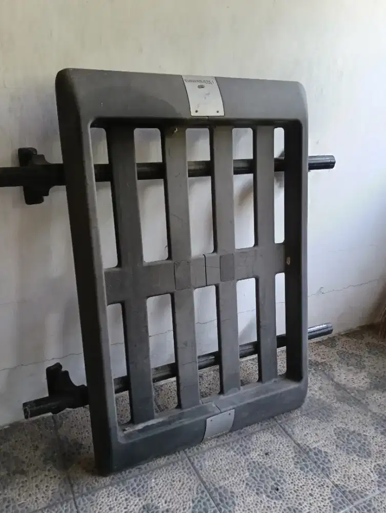 Rak Bagasi atas mobil dengan kaki rak crossbar