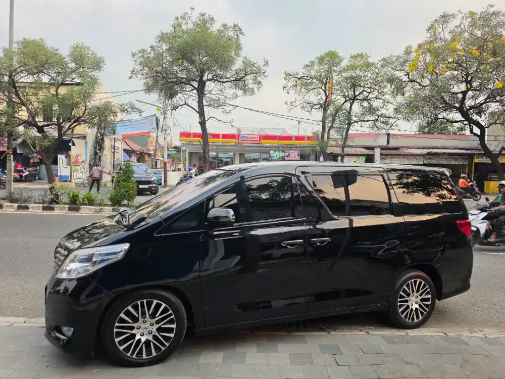 Toyota Alphard Hitam Pajak Hidup