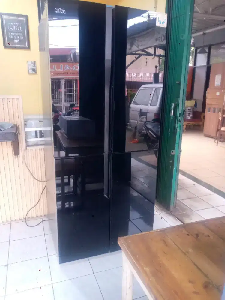 Kulkas 4pintu merek Gea masih orisinil