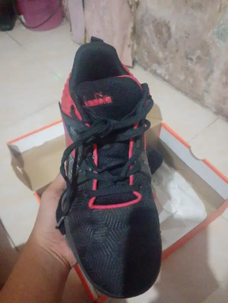 Jual sepatu bekas