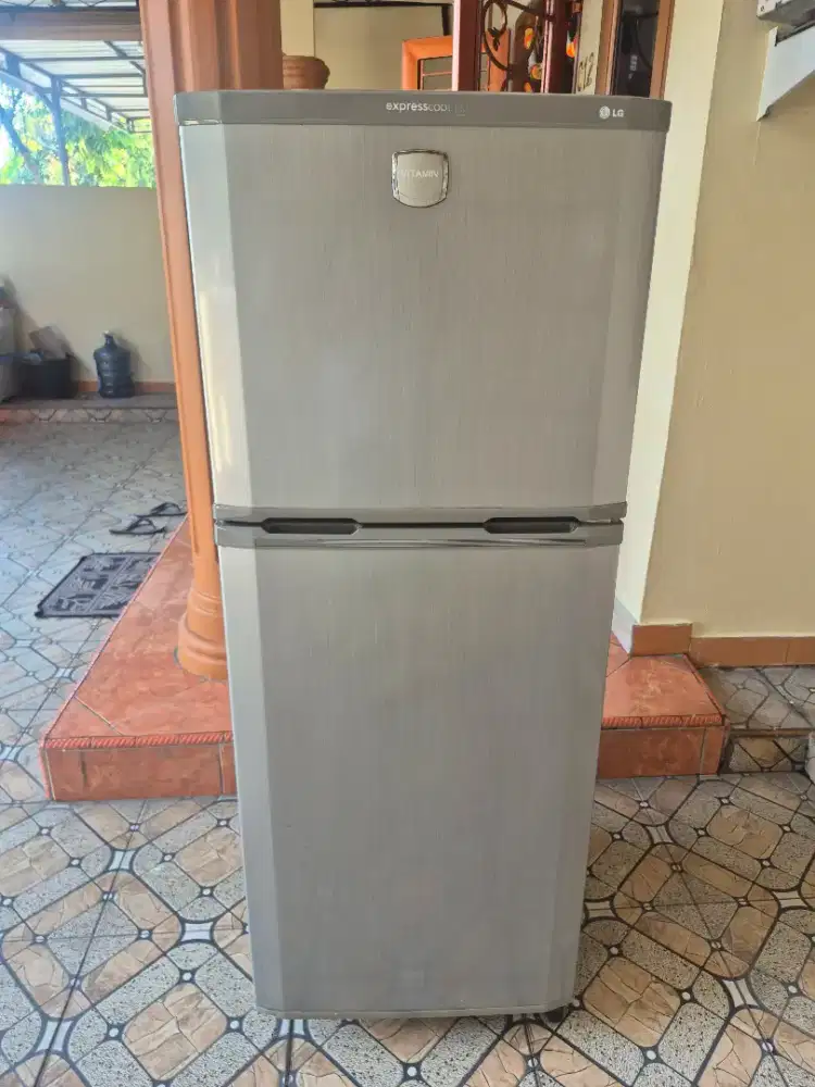 Kulkas LG 2 pintu