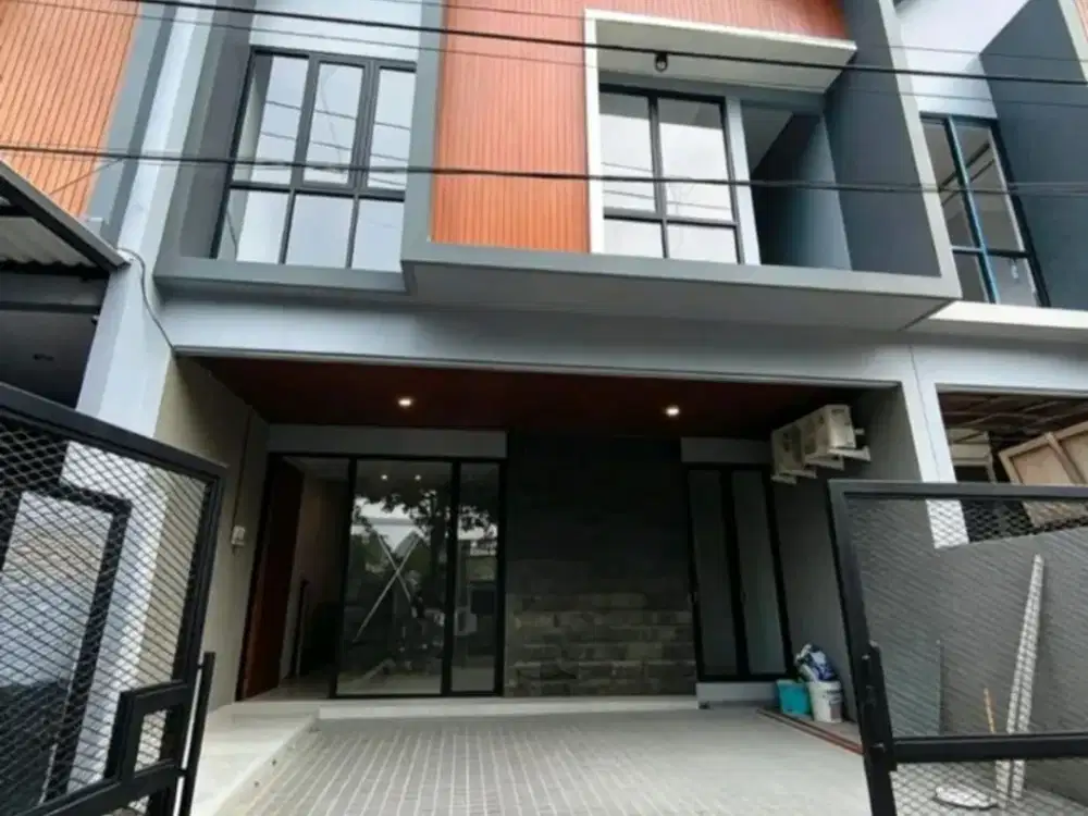 Dijual Rumah Modern Baru di MANYAR kawasan hunian eksklusif