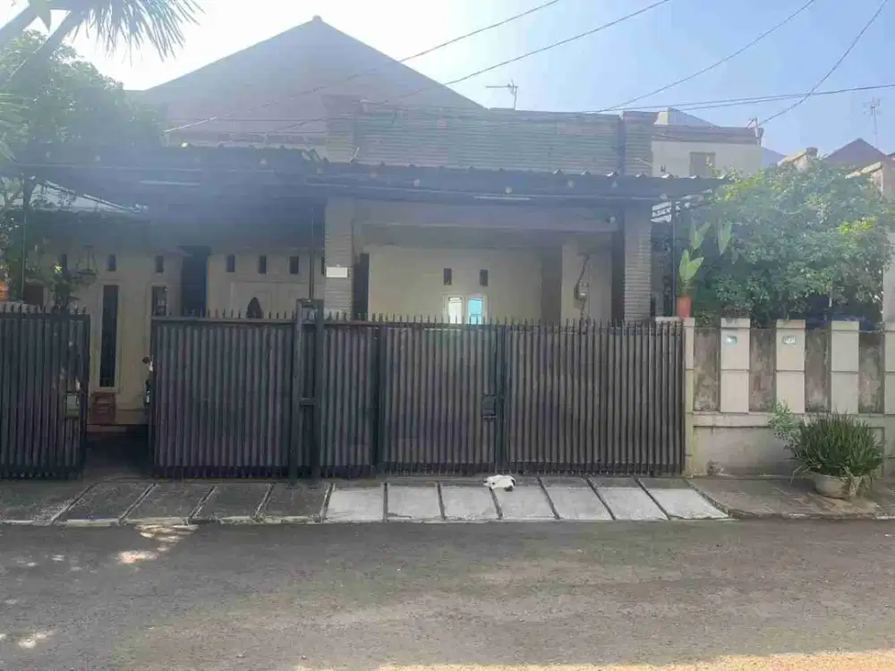 Di Jual Rumah Siap Huni di Perumahan Mahkota Simprug Ciledug Tangerang