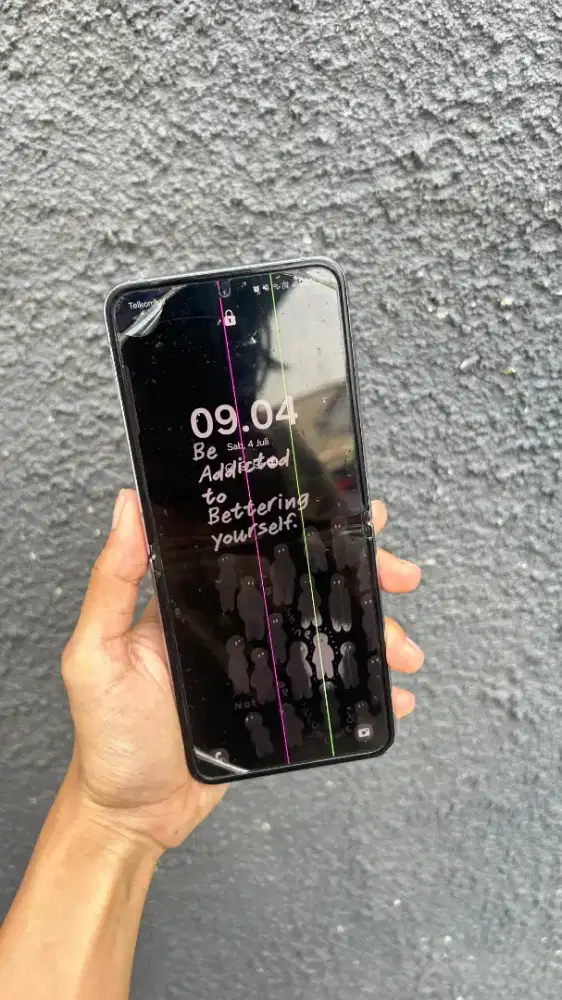 Samsung flip 4. Garis di layar sisanya normal