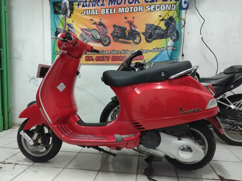 Vespa LX 150 V3 Tahun 2013