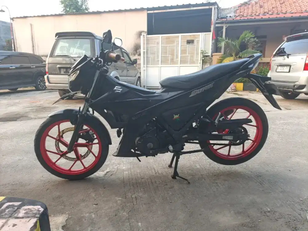 suzuki satria injeksi black predator