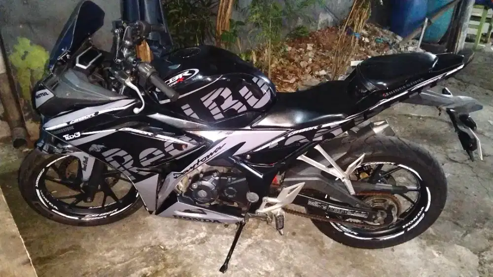 Cbr 150R ss komplit mulus