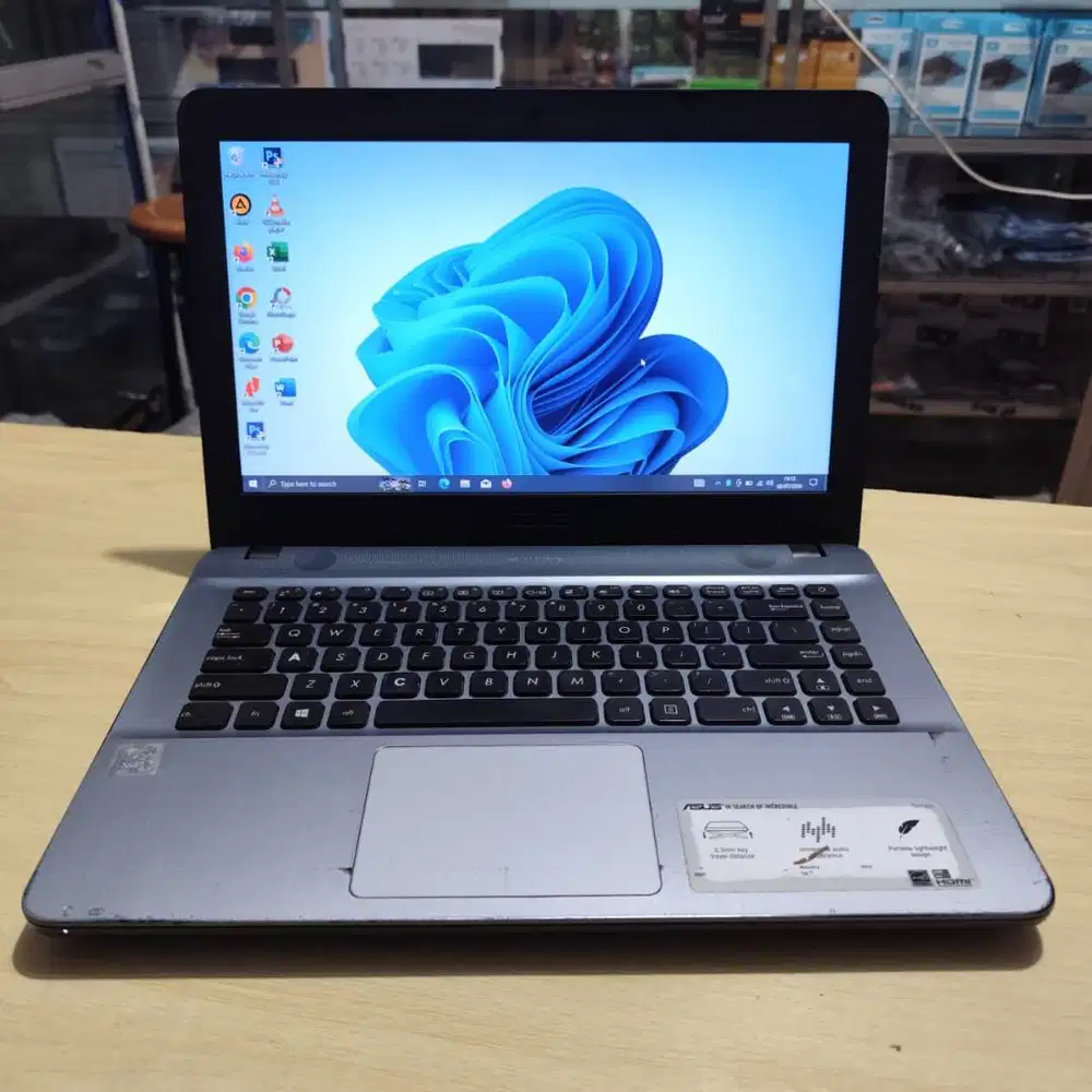 Laptop Asus Vivobook X441U Intel Core i3 7th 8/256 SSD