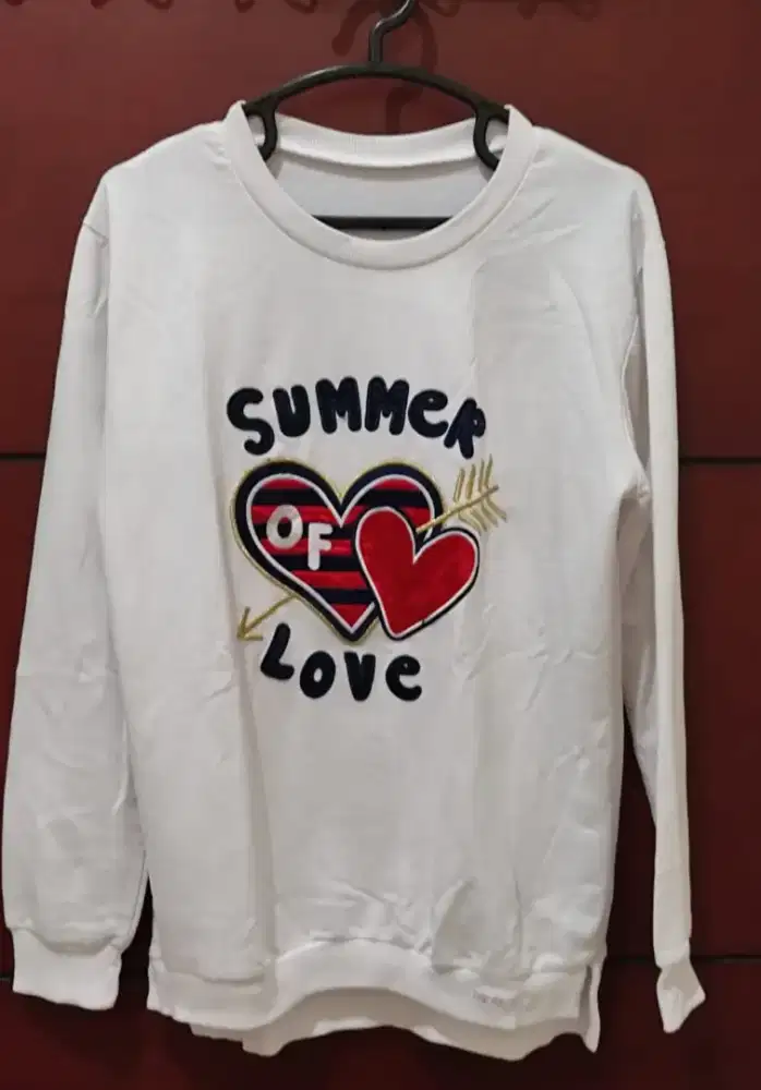 Atasan kaos putih