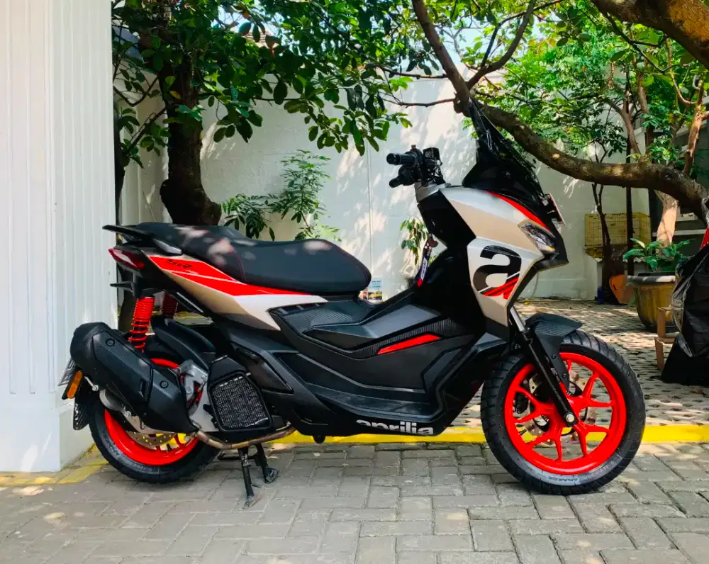 Aprilia SR GT 200