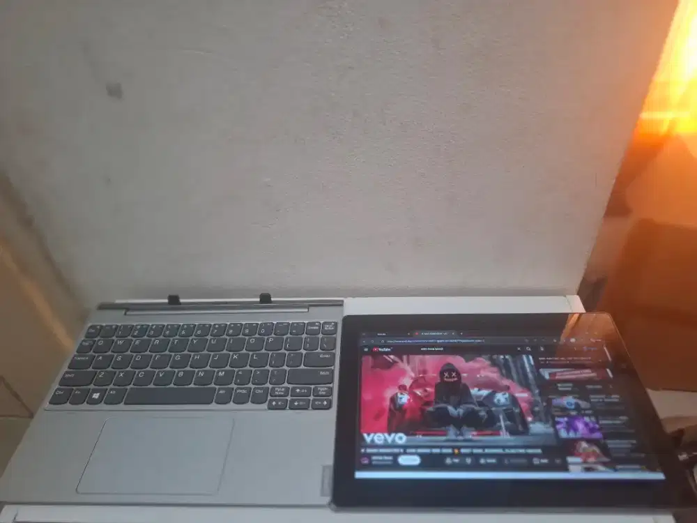 Lenovo ideapad D330 touchscreen bisa jadi TAB ram 8/128gb