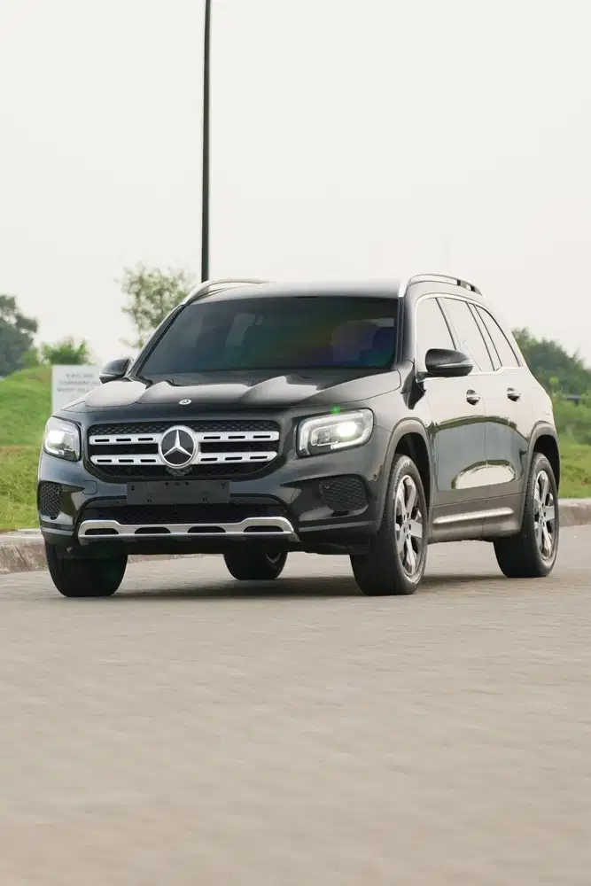 [ 7 Seaters ] Mercedes Benz GLB200 1.3 Progressive Line 2021