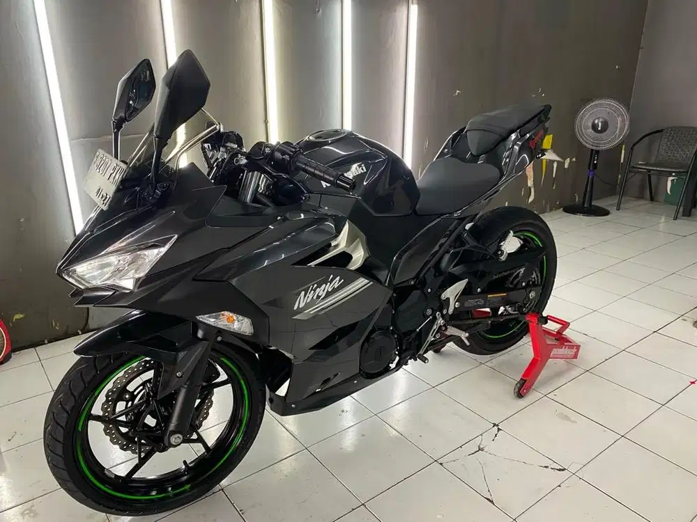 NINJA FI 250 TAHUN 2022 LIKE NEW ODO 3000 AN BLACK