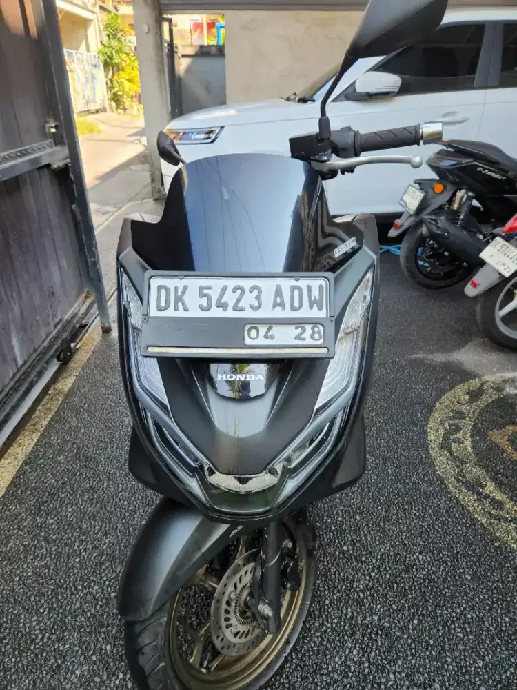 Honda PCX tahun 2023 lengkap sampe faktur abs 160cc