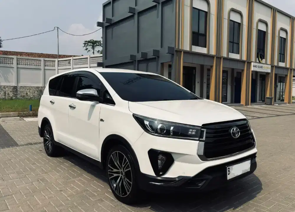 Toyota Venturer 2.0 AT 2020 Good Condition