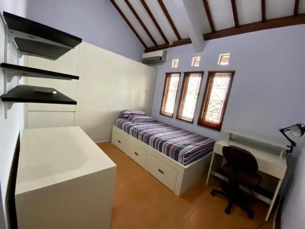 DISEWAKAN RUMAH SIAP HUNI DI SETRADUTA PERMAI SETRA DUTA SETRA SARI SUKAJADI