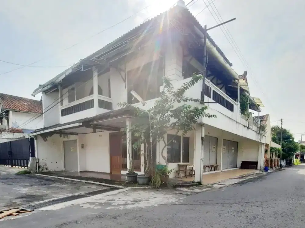 BANTENG Rumah Hook 5 KT Jl. Kaliurang Km 7,8 Kayen, Condongcatur, Depok, Sleman Dekat PLN, UGM, Jl Damai, Tiyasan, Kolombo Cocok Usaha, Rumah Mewah