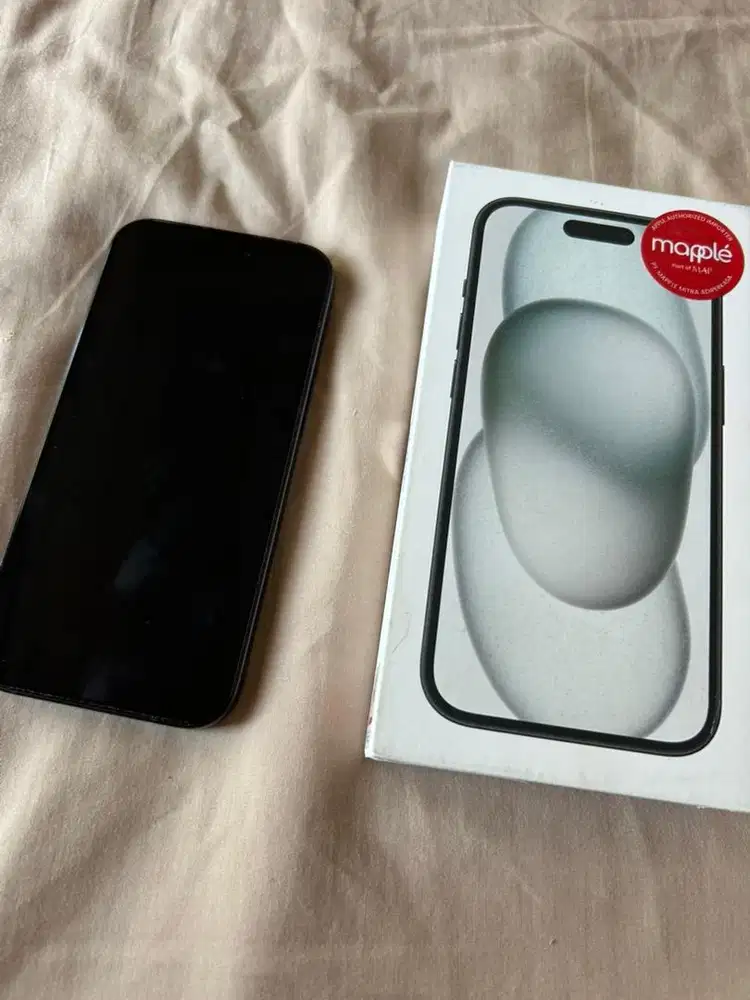 Apple iPhone 15 Black 128GB Resmi Garansi