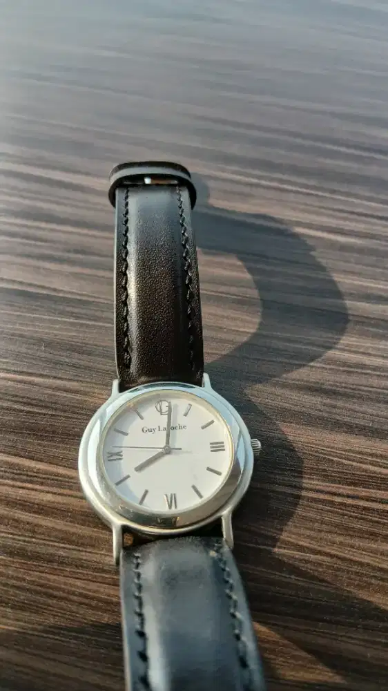 Jam Tangan Guy Laroche