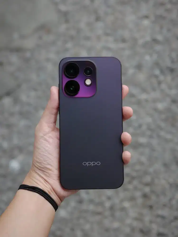 Oppo Reno 16 8/256, 12/256