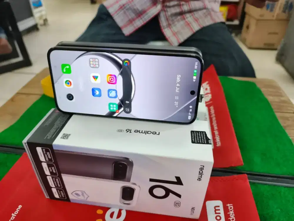 Realme 16 5G ram 12 /256 GB 2bln pke mulus no minus lengkap ori