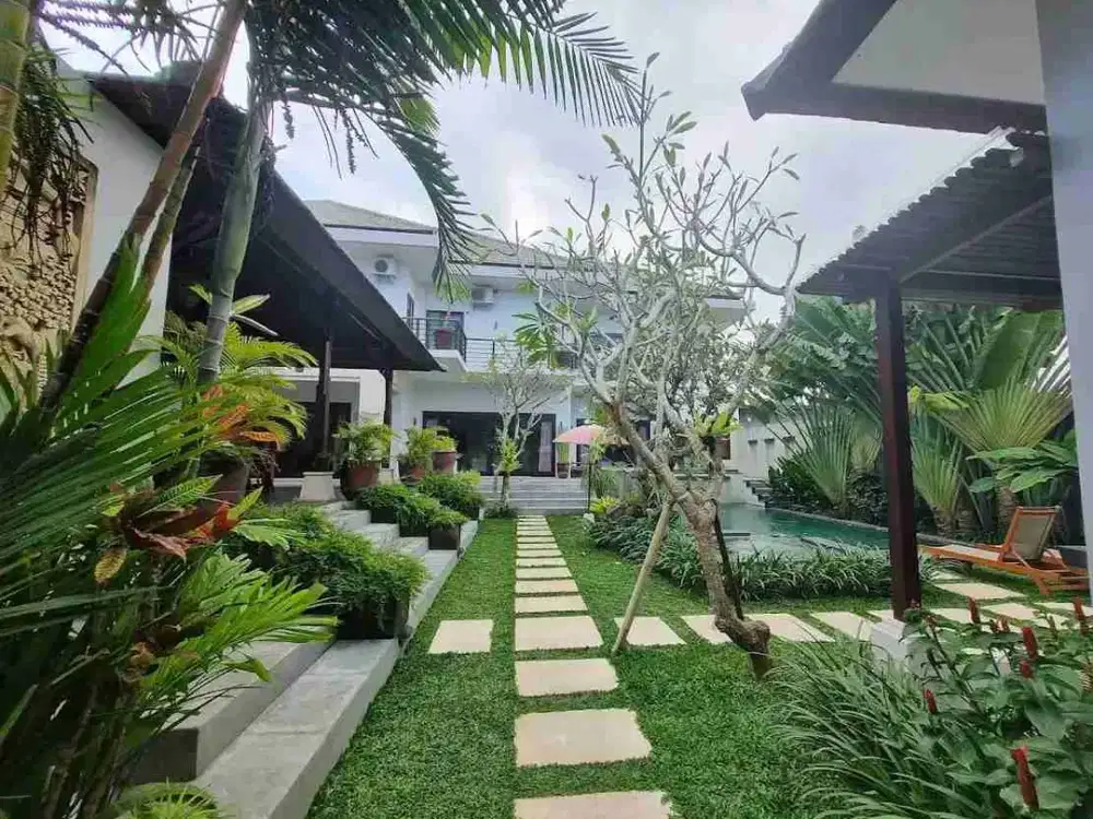 Villa + Restaurant for sale