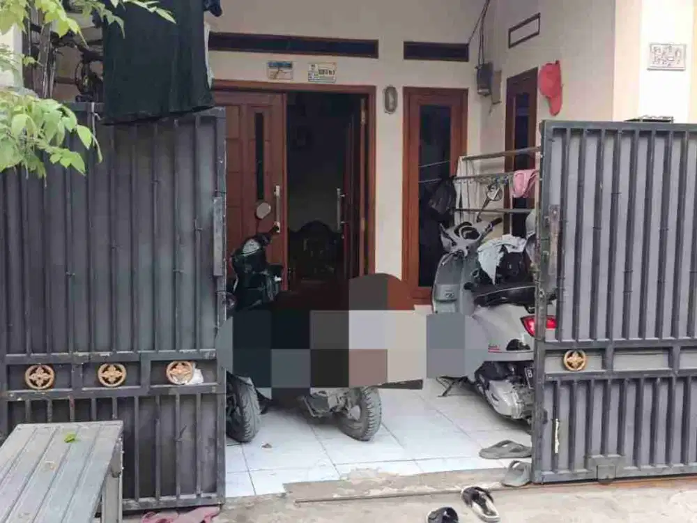 Dijual rumah di griya pesona harga 295 jt Lb 60 cm LT 610 cm kt 2 km 1 listrik 1300 udh pake toren air lengkap semua kabel atas rumah udh ganti semua fasilitas dekat griya pesona dekat dengan stasiun tambun