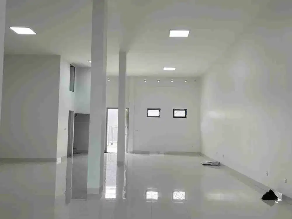Ruang Usaha Lt 500 /Lb 250  Tersedia Lahan Parkir Luas di Bekasi Timur