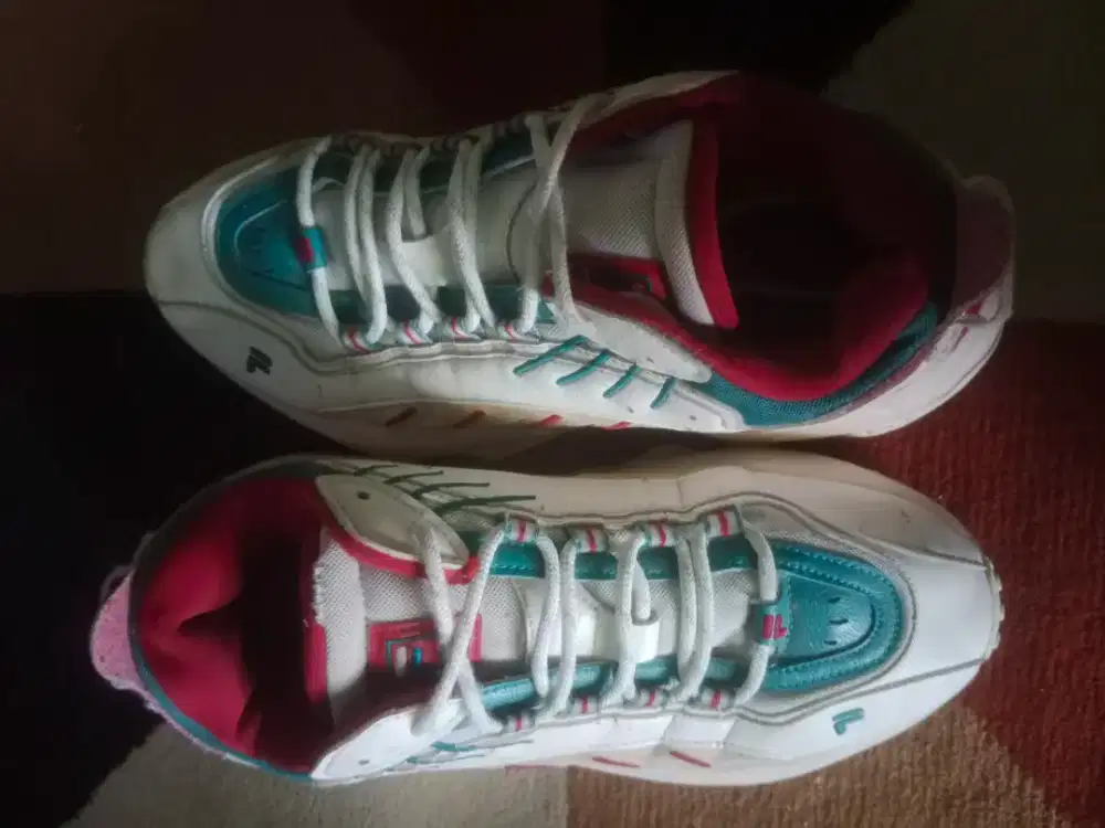 Sepatu FILA Original Bekas Like New Size 42