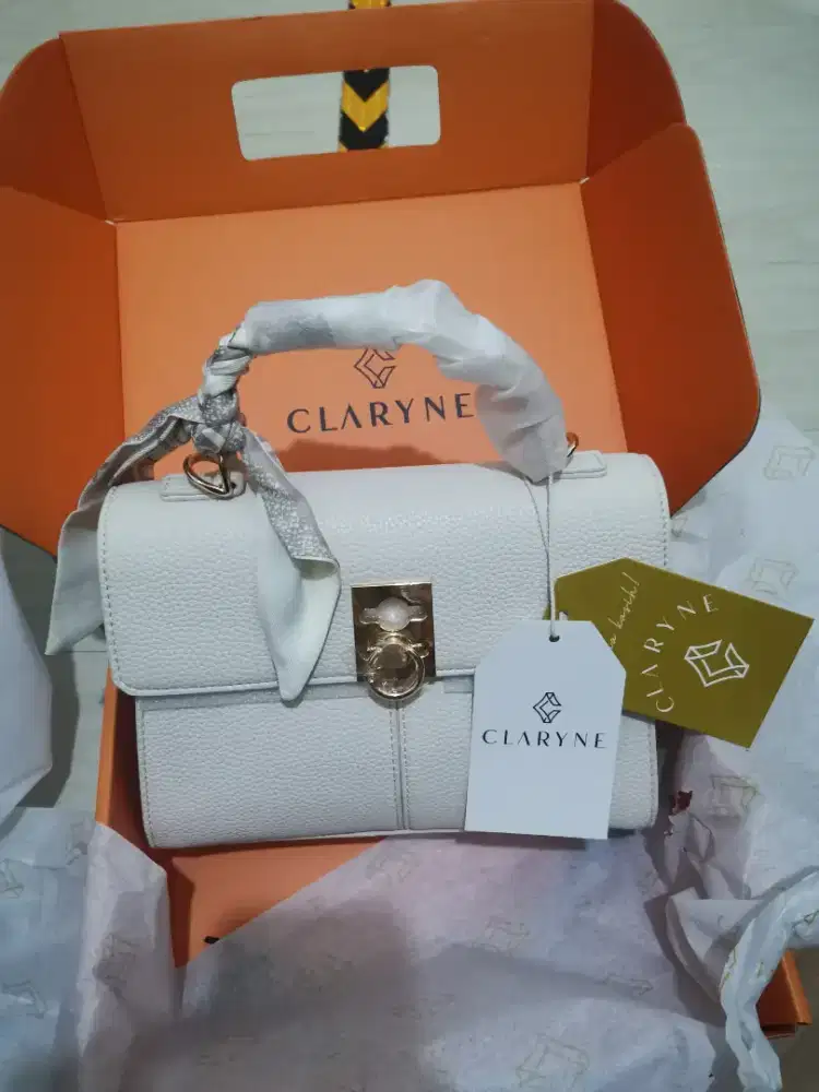 Claryne Ezzy ivory