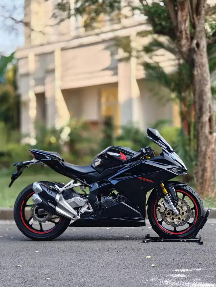 HONDA CBR250RR NON ABS 2019 BLACK FREEDOM KM LOW PAJAK ON SUPER GRESS