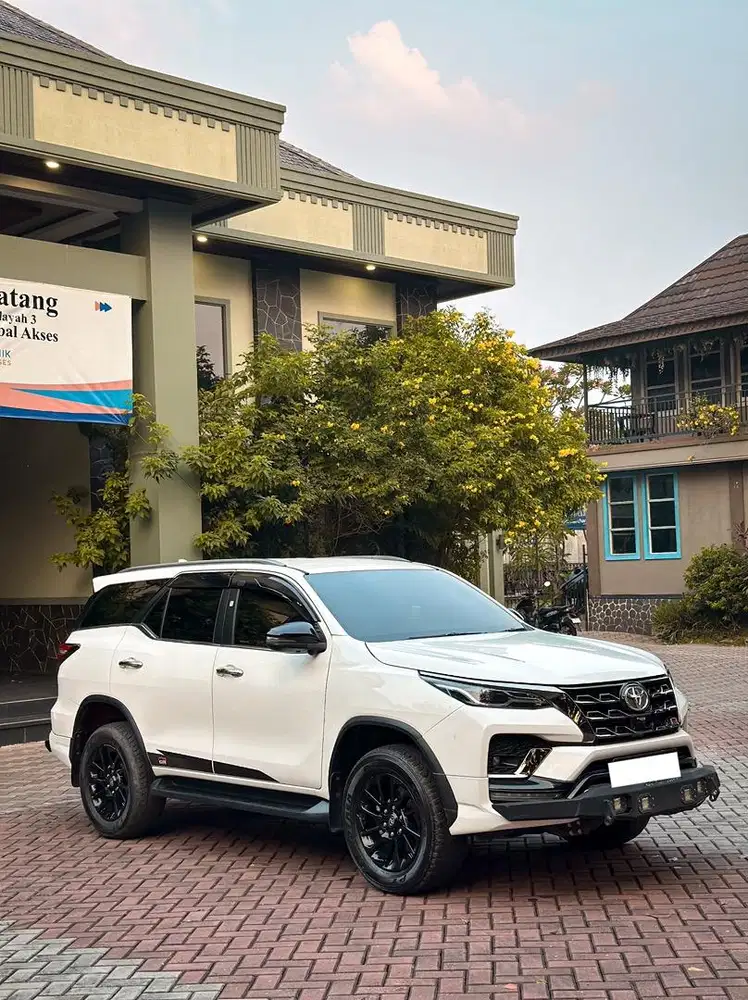 TOYOTA FORTUNER 2.8 GR SPORT 2023