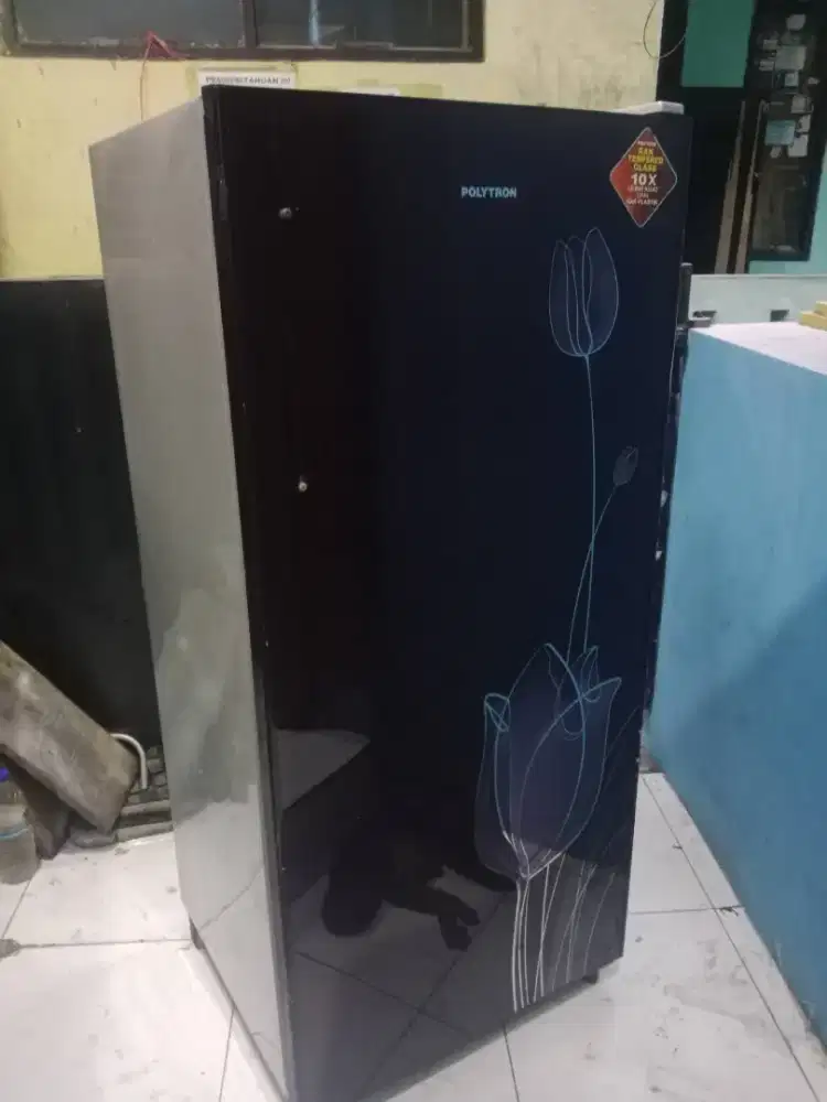 Dijual cepat kulkas polytron belleza 1 pintu