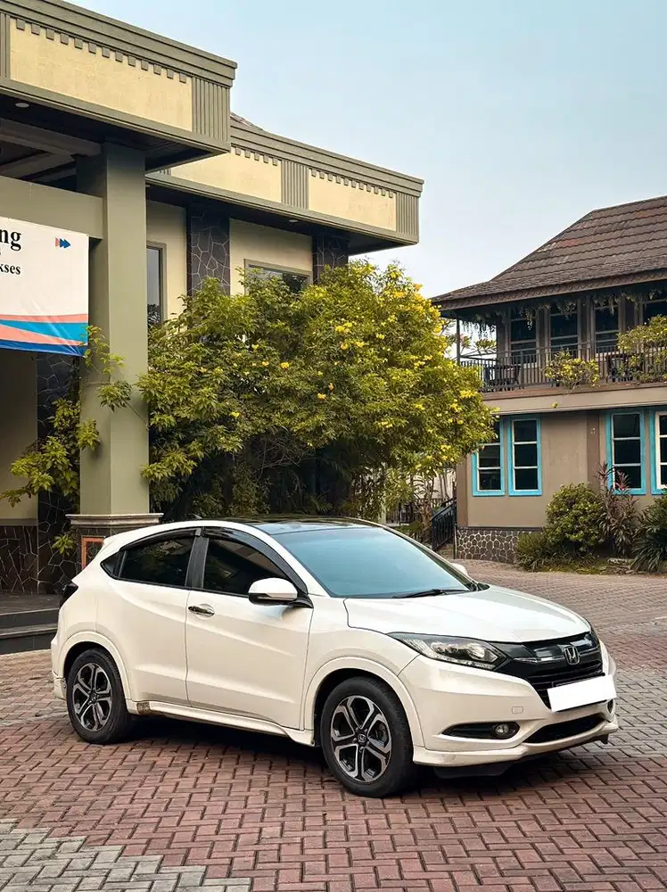 HR-V Prestige 2017 (dp 38jt)