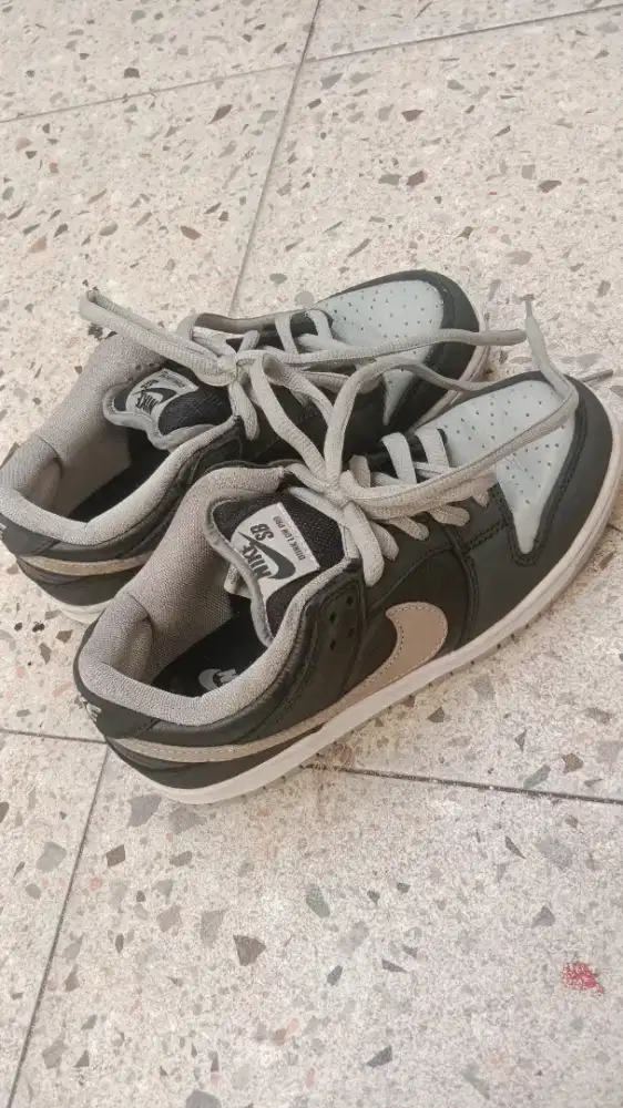 SEPATU BAGUS NIKE