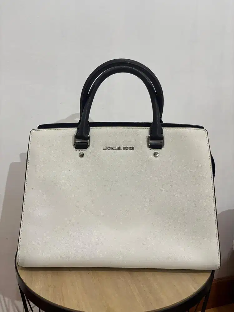 Authentic Michael Kors Selma Saffiano Leather