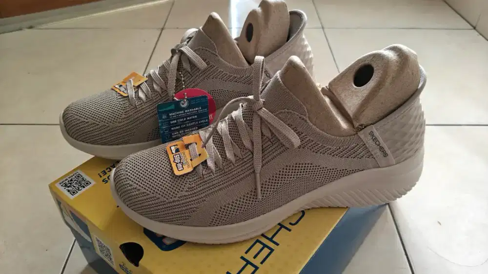 Sepatu Skechers Wanita Ultra Flex 3.0
