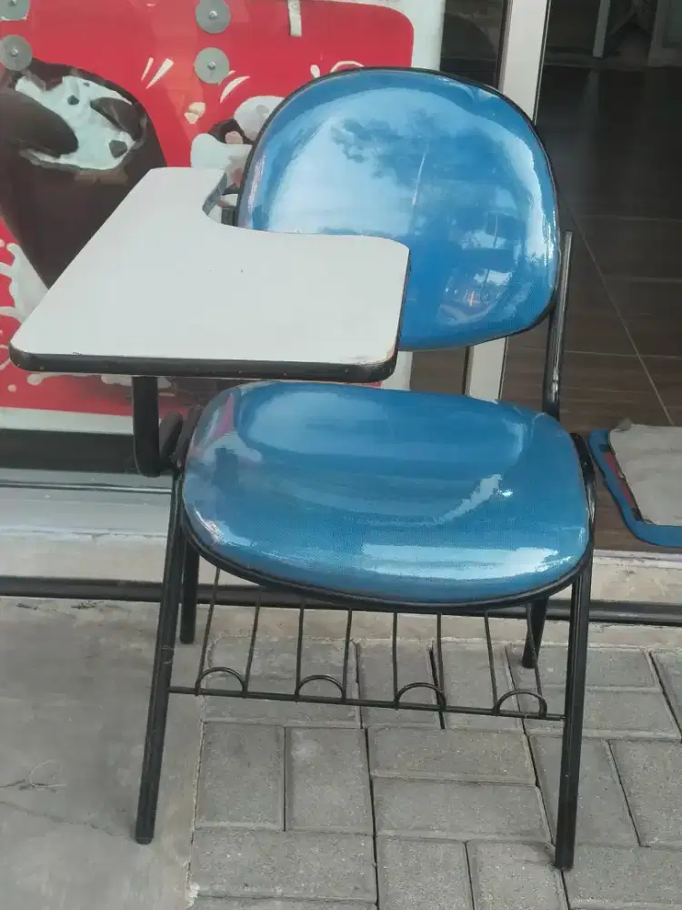 Kursi Kuliah Bekas, borongan