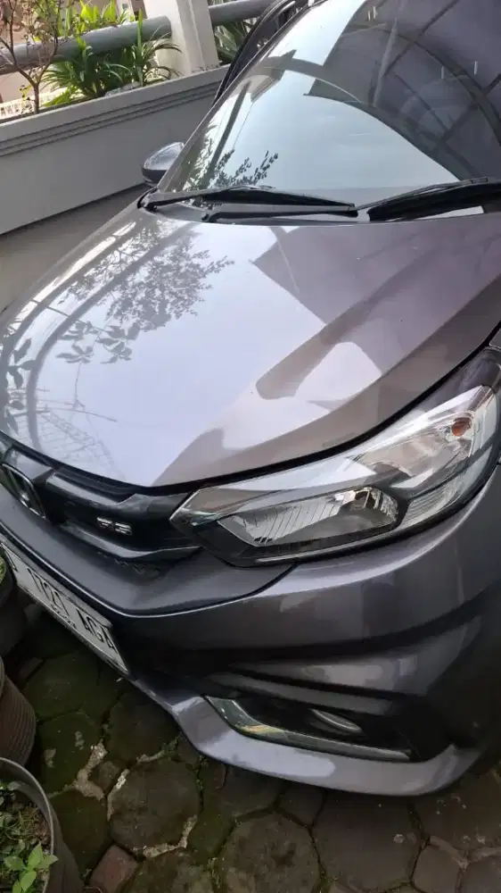 Bismillah numpang jual mobilio RS CVT. 2017 abu. NO. D