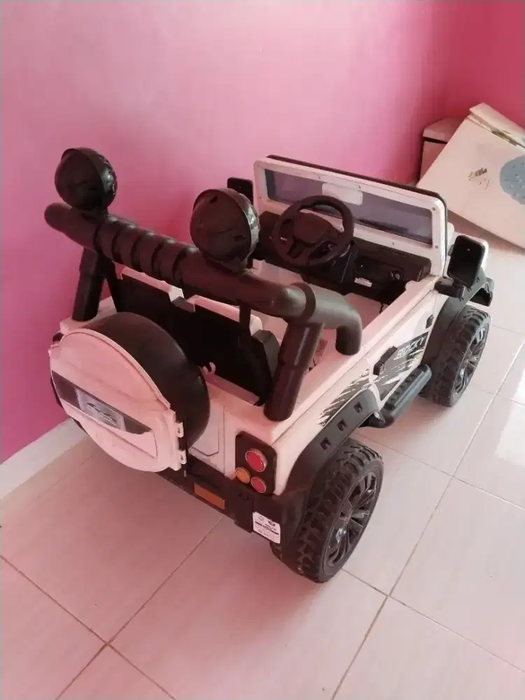 Mobil remot mainan anak