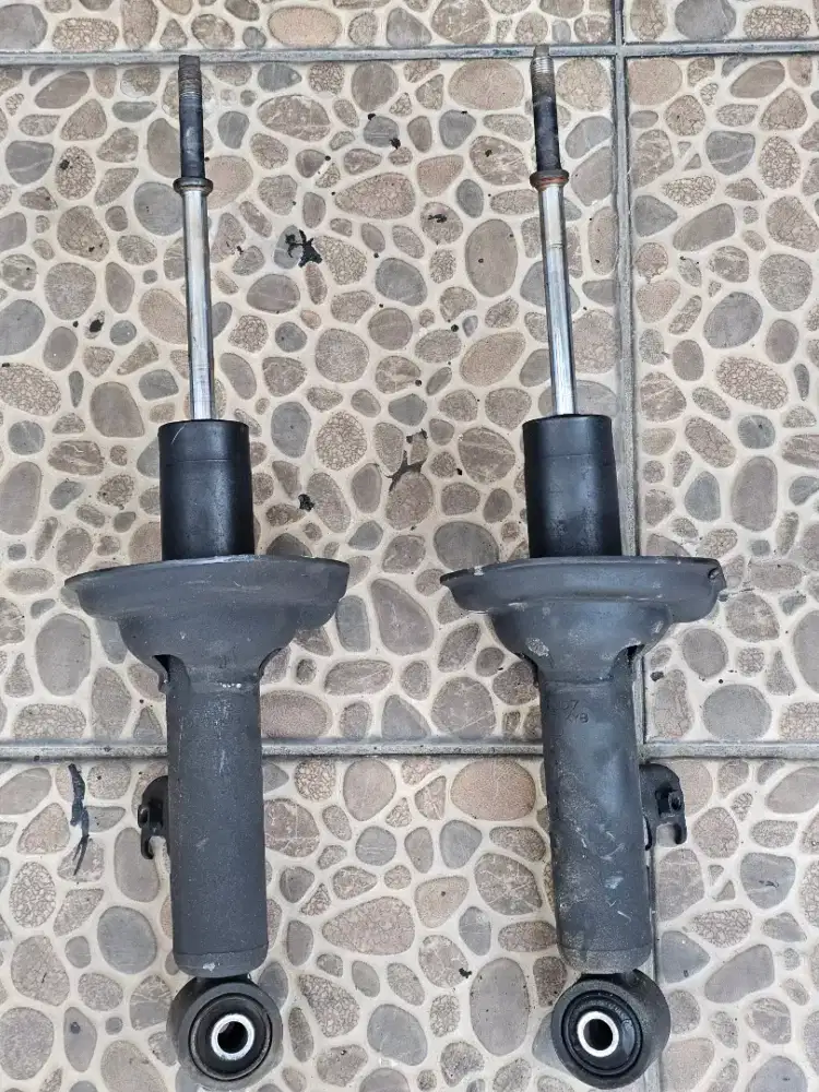 Dijual Shock Breaker Original Kijang Innova Reborn