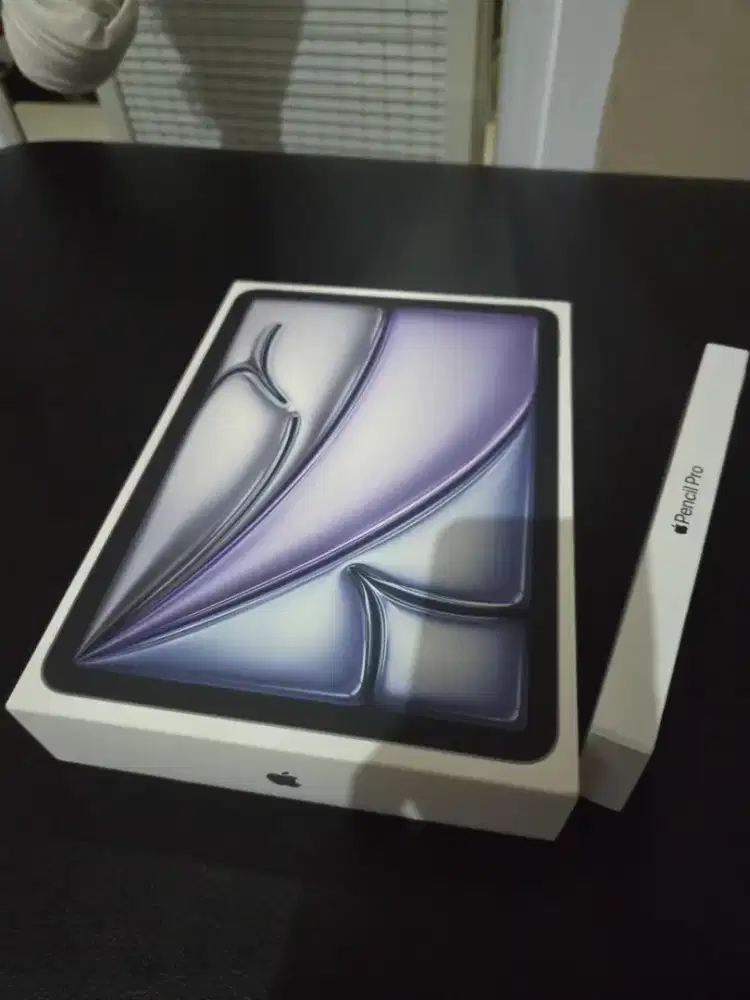 IPAD AIR M4 256 WIFI BNIB +Pencilpro
