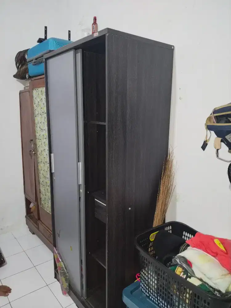 Jual cepat lemari sleding