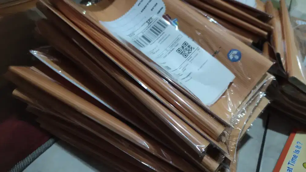 Di cari Wanita Lulusan Pesantren Bagian Hitung Sampul Kertas