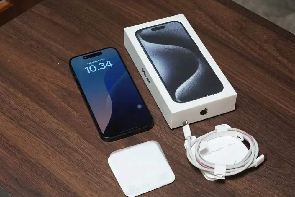 Iphone 15 Pro, 128 GB, Black, Resmi IBOX, Mulus, Fullset, Siap Pakai!