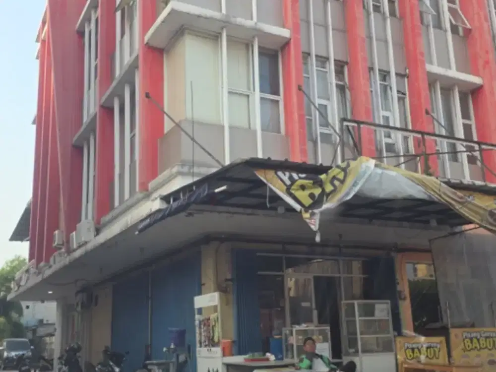 DIJUAL RUKO HOOK LOKASI KOMERSIL ADA LIFT HARGA TERMURAH DI TAMAN SURYA