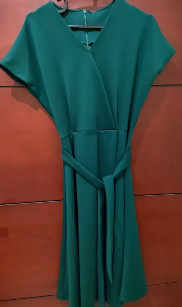 Dress warna hijau tua scuba bgs